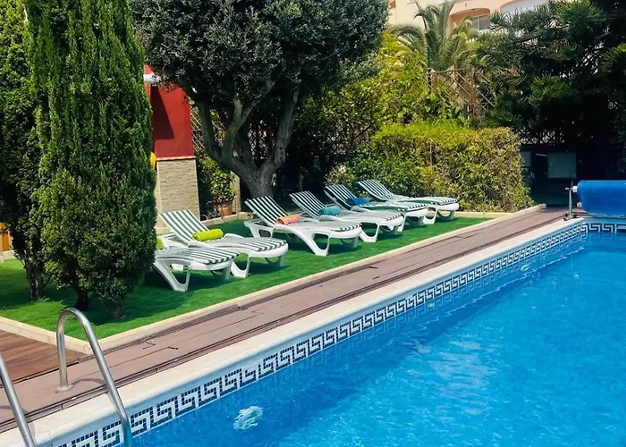 Villa With Private Pool And Beautiful Garden