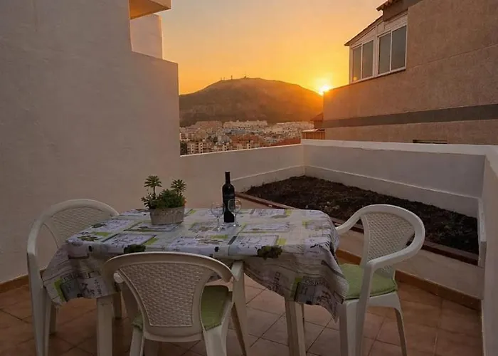 Los Cristianos Apartment, 1 Bedroom Wifi Free & Big Terrace